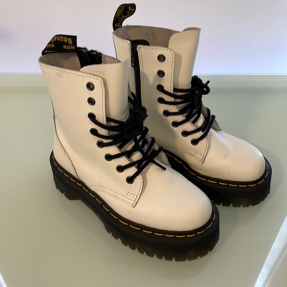 Dr. Martens Jadon